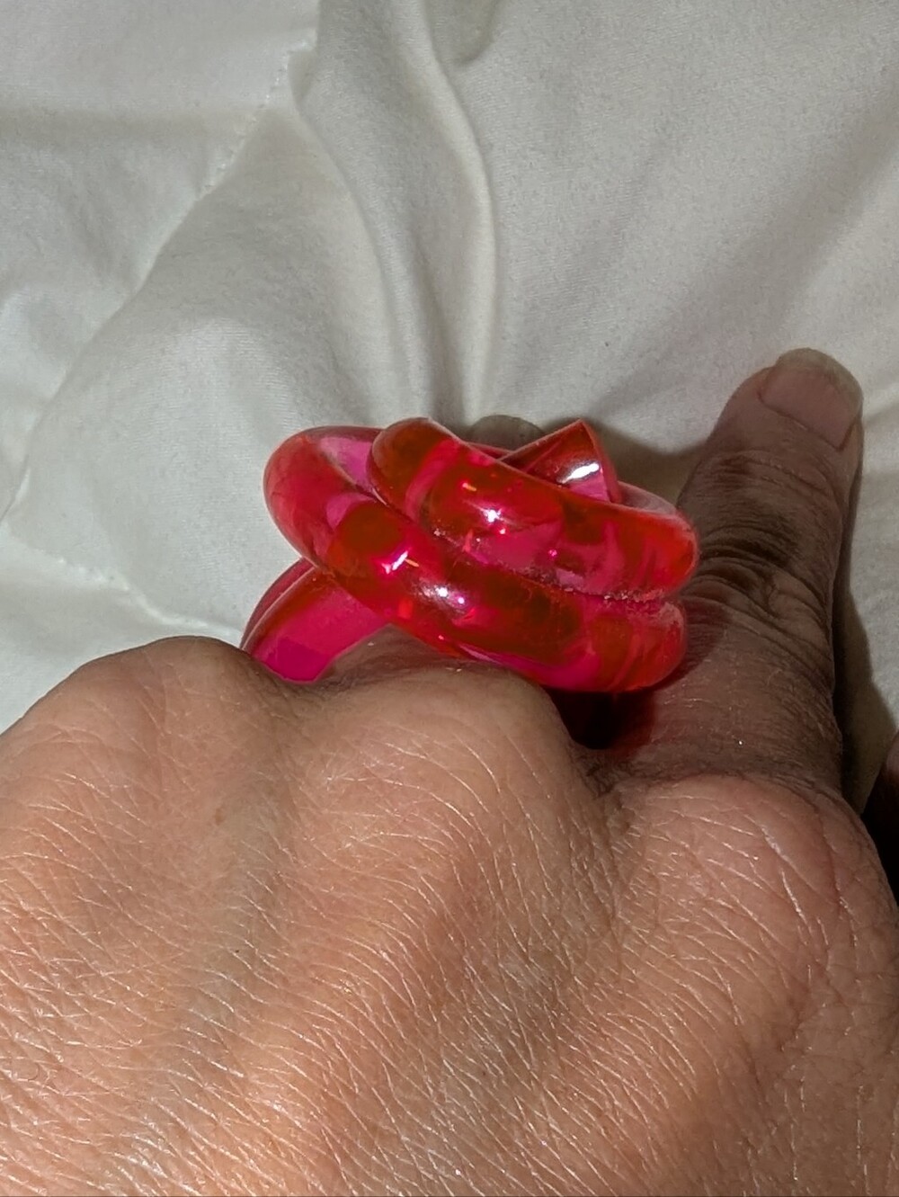 NEON PINK KNOT RING - Picture 9 of 9